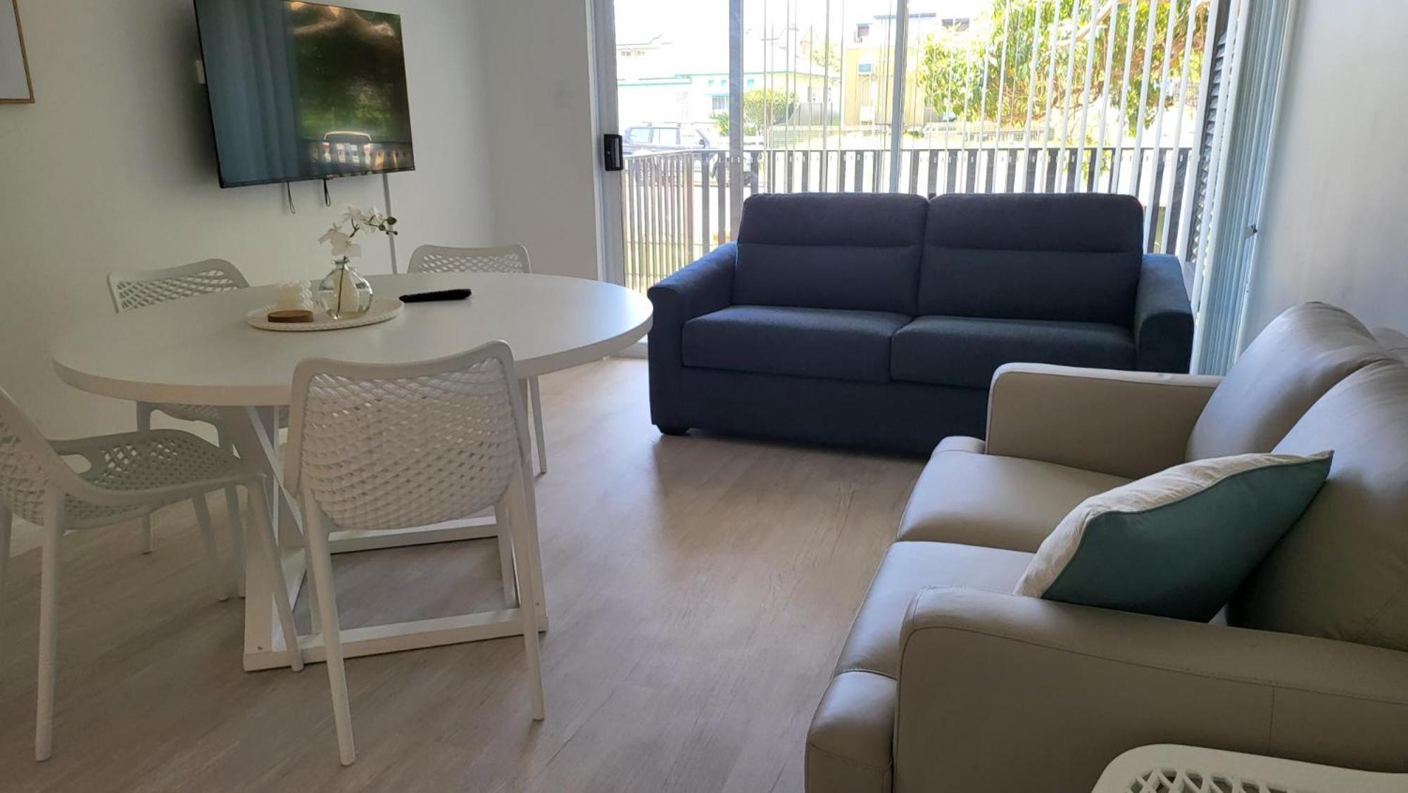 Husky 19 Beautifully Appointed Apartments - Great Location - In The Heart Of Husky ฮัสกิสสัน ภายนอก รูปภาพ