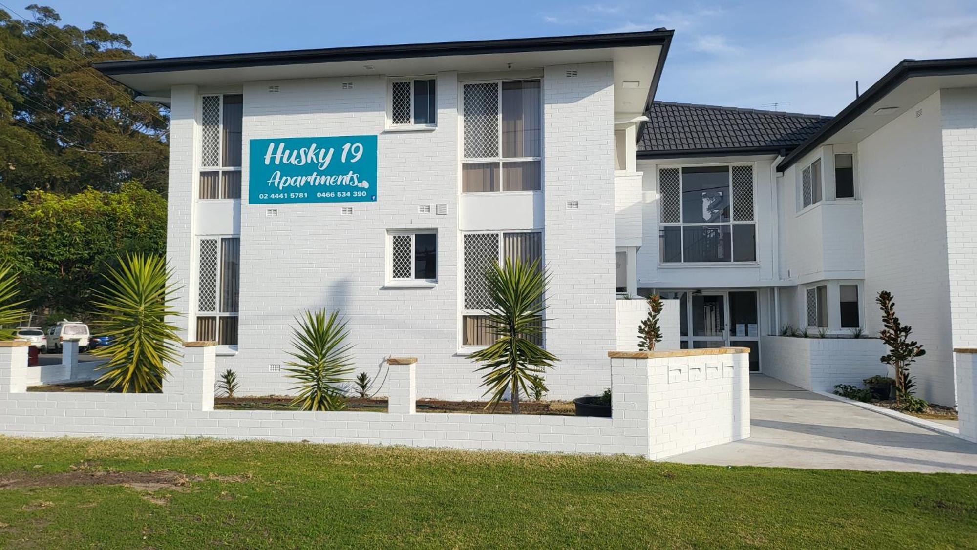 Husky 19 Beautifully Appointed Apartments - Great Location - In The Heart Of Husky ฮัสกิสสัน ภายนอก รูปภาพ
