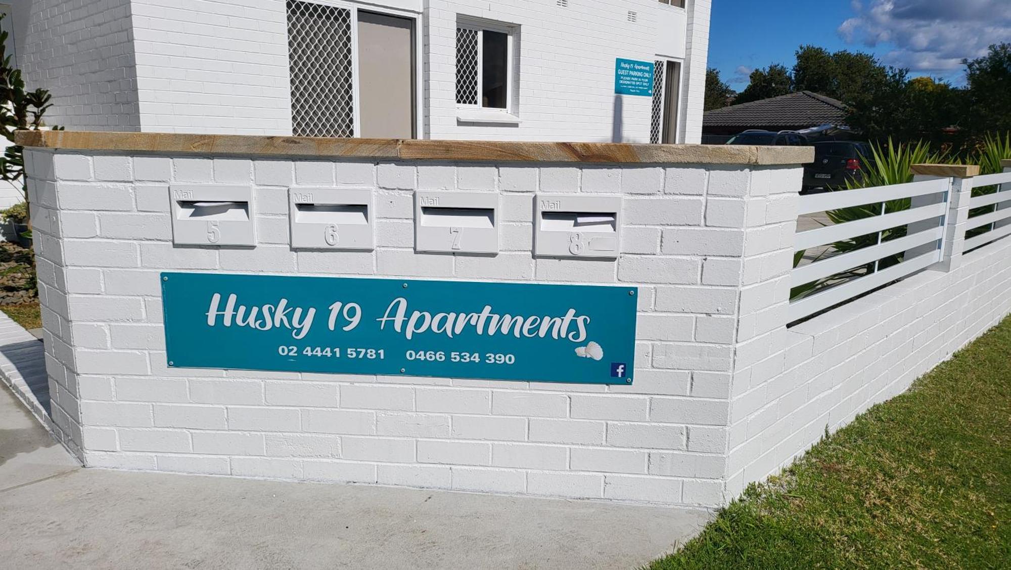 Husky 19 Beautifully Appointed Apartments - Great Location - In The Heart Of Husky ฮัสกิสสัน ภายนอก รูปภาพ